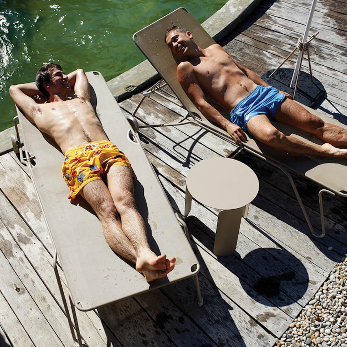 Bain de soleil HARRY Fermob stereo gris argile