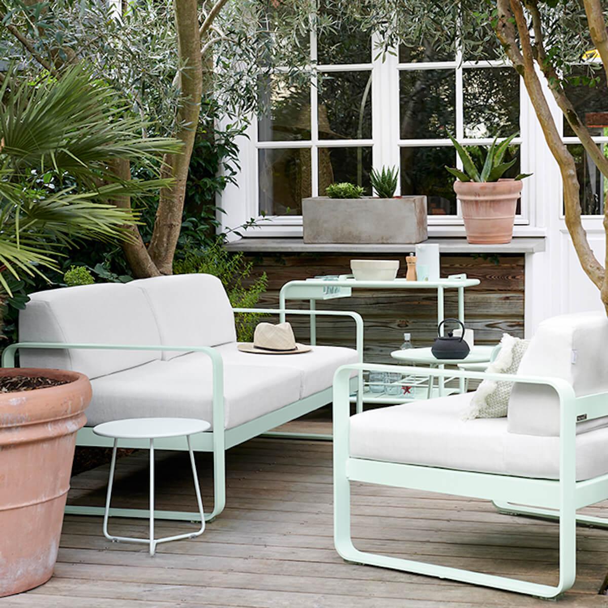 Canapé de jardin 2 places BELLEVIE Fermob gris argile-blanc grisé