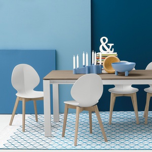 Chaise BASIL Calligaris hêtre blanchi- blanc optique opaque