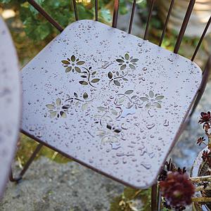Chaise Bridge perforé FLOWER Fermob vert opaline