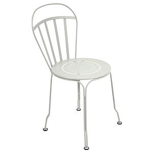 Chaise LOUVRE Fermob gris argile