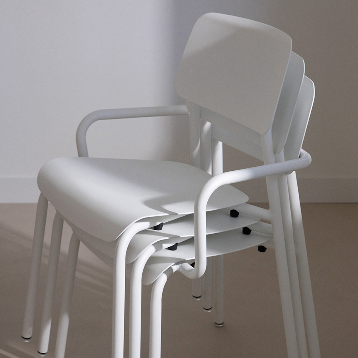 Chaise STUDIE Fermob carbone