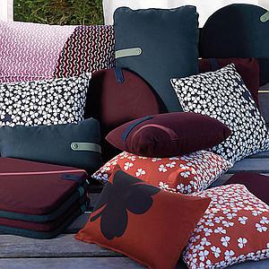 Coussin 44x44cm TREFLE Fermob bleu abysse
