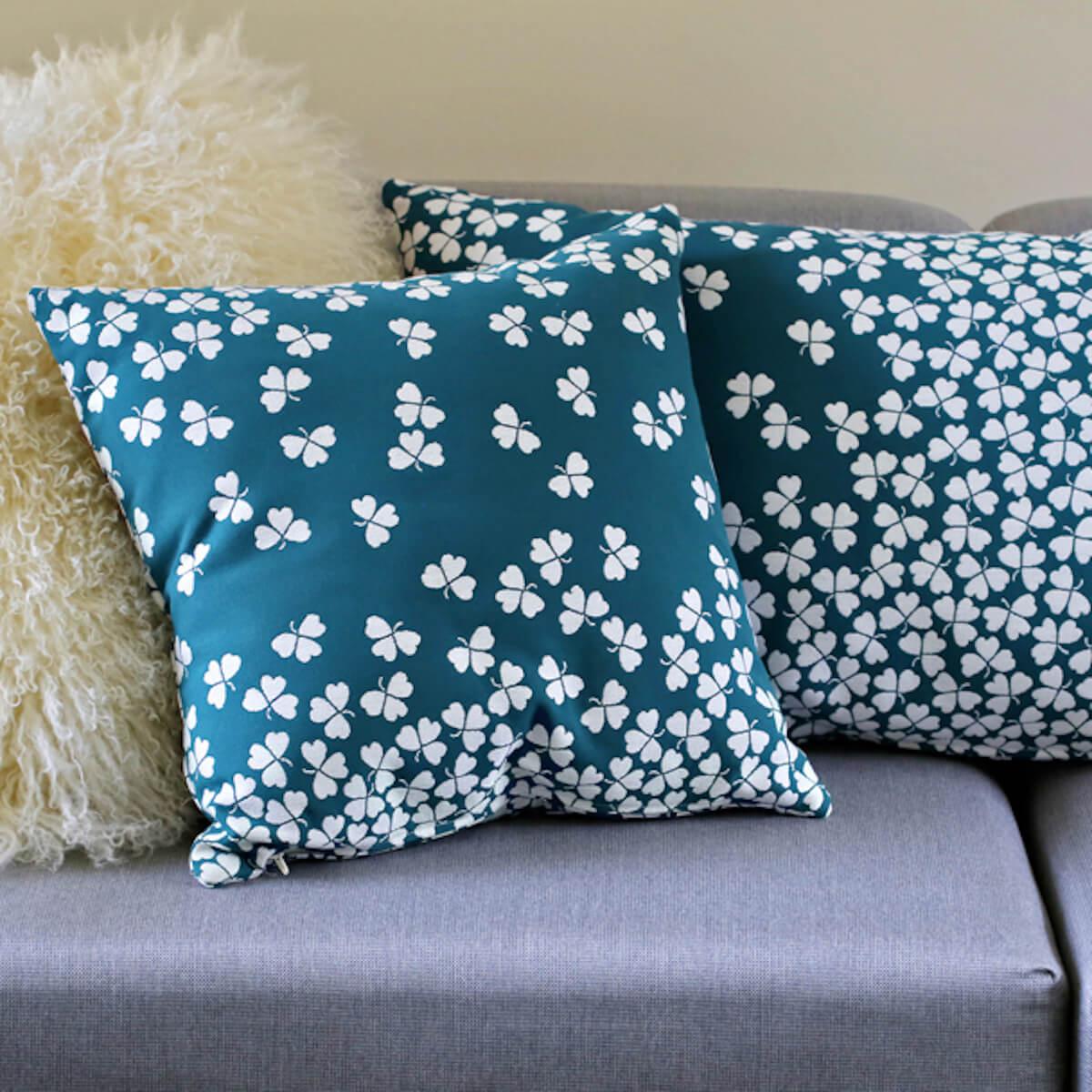 Coussin 44x44cm TREFLE Fermob bleu canard