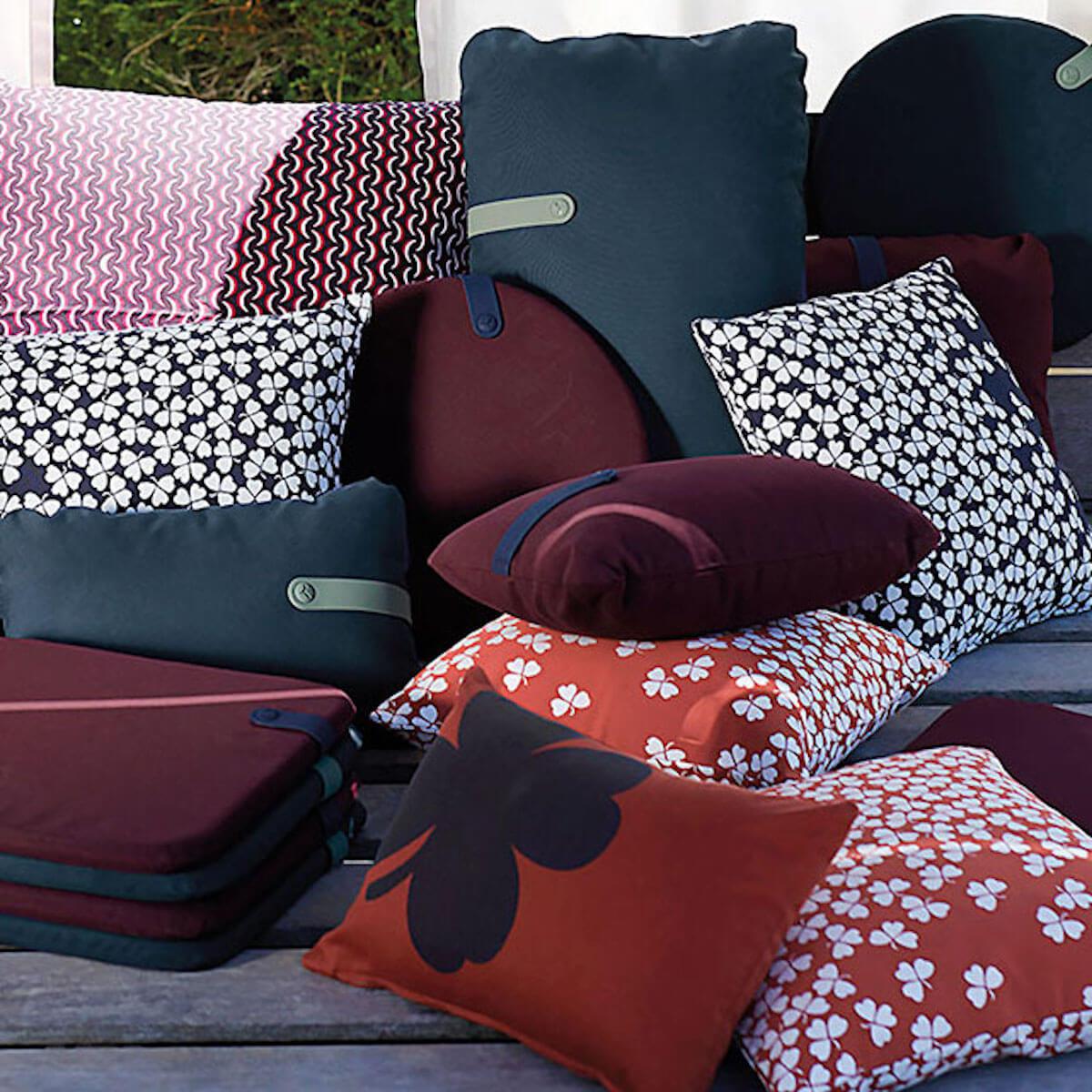 Coussin 44x44cm TREFLE Fermob rouge ocre