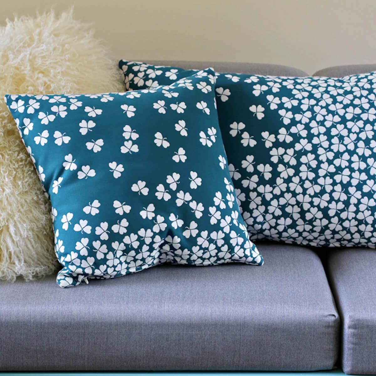 Coussin 68x44cm TREFLE Fermob Bleu canard