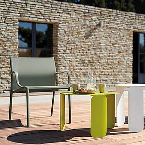 Fauteuil bas CADIZ Fermob gris argile stereo