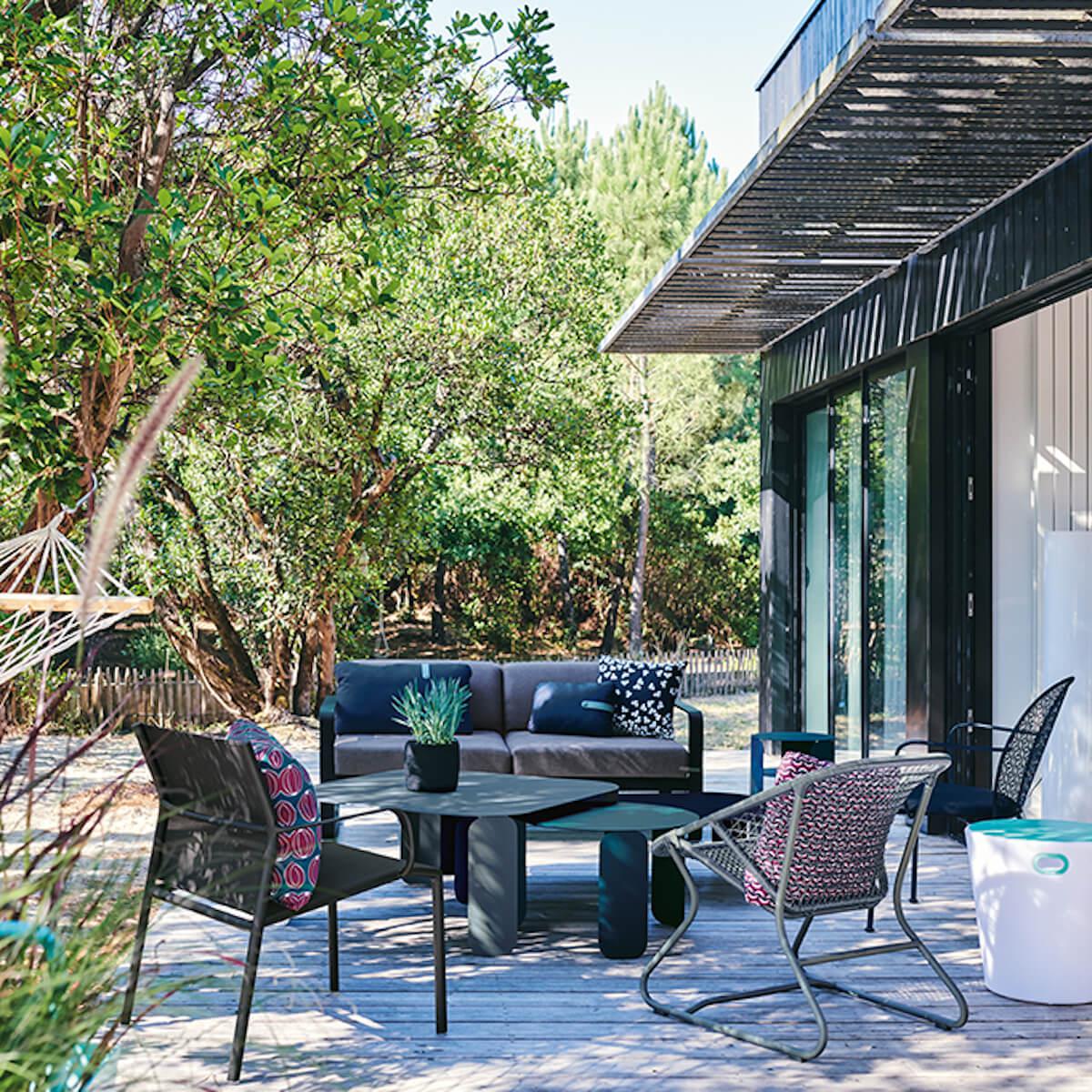 Fauteuil bas CADIZ Fermob rouge ocre stereo