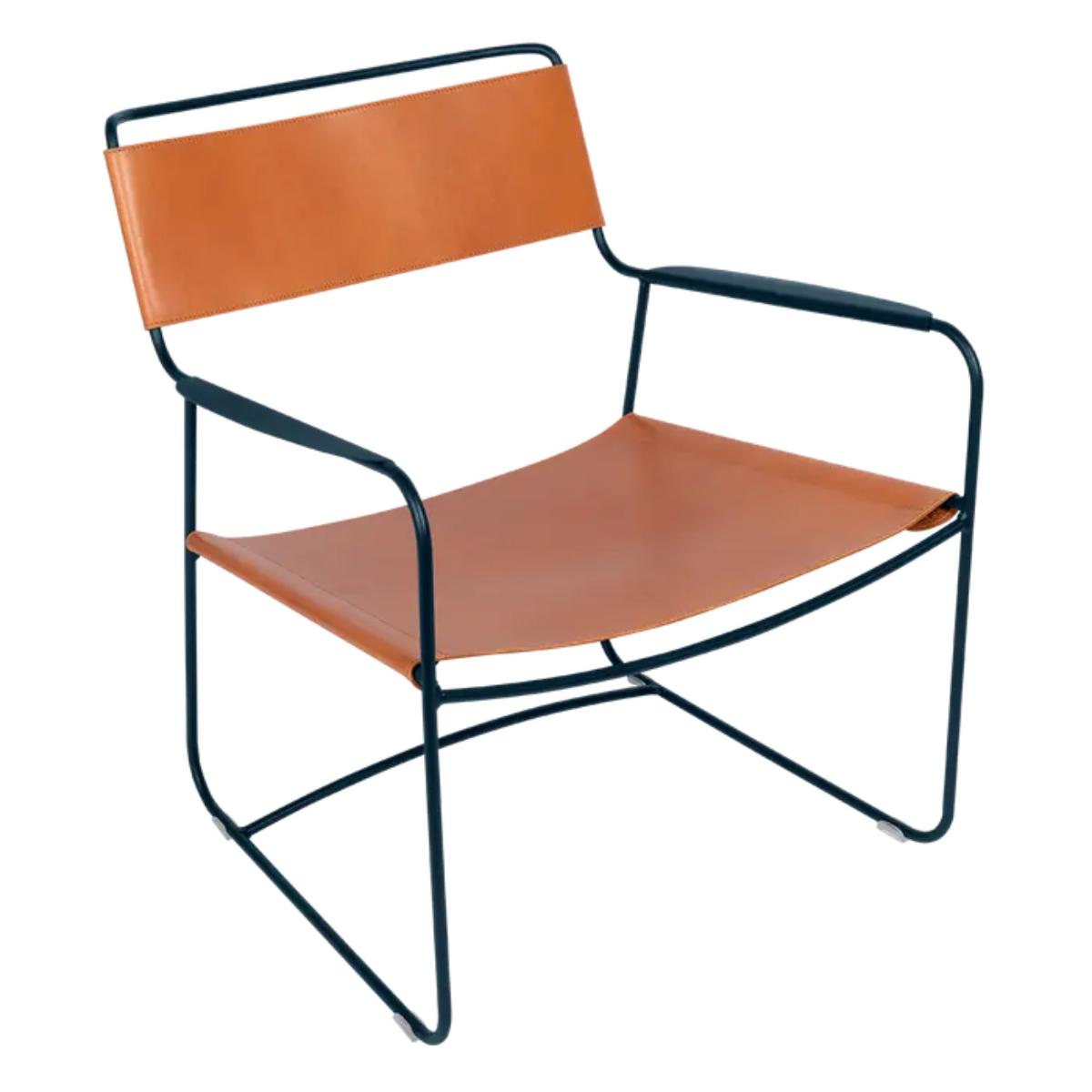 Fauteuil bas cuir SURPRISING Fermob Indoor bleu abysse
