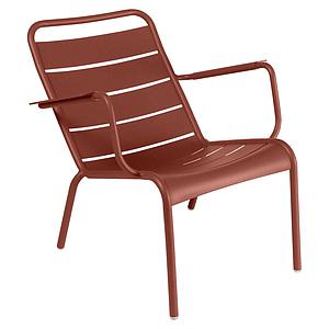 Fauteuil bas LUXEMBOURG Fermob rouge ocre