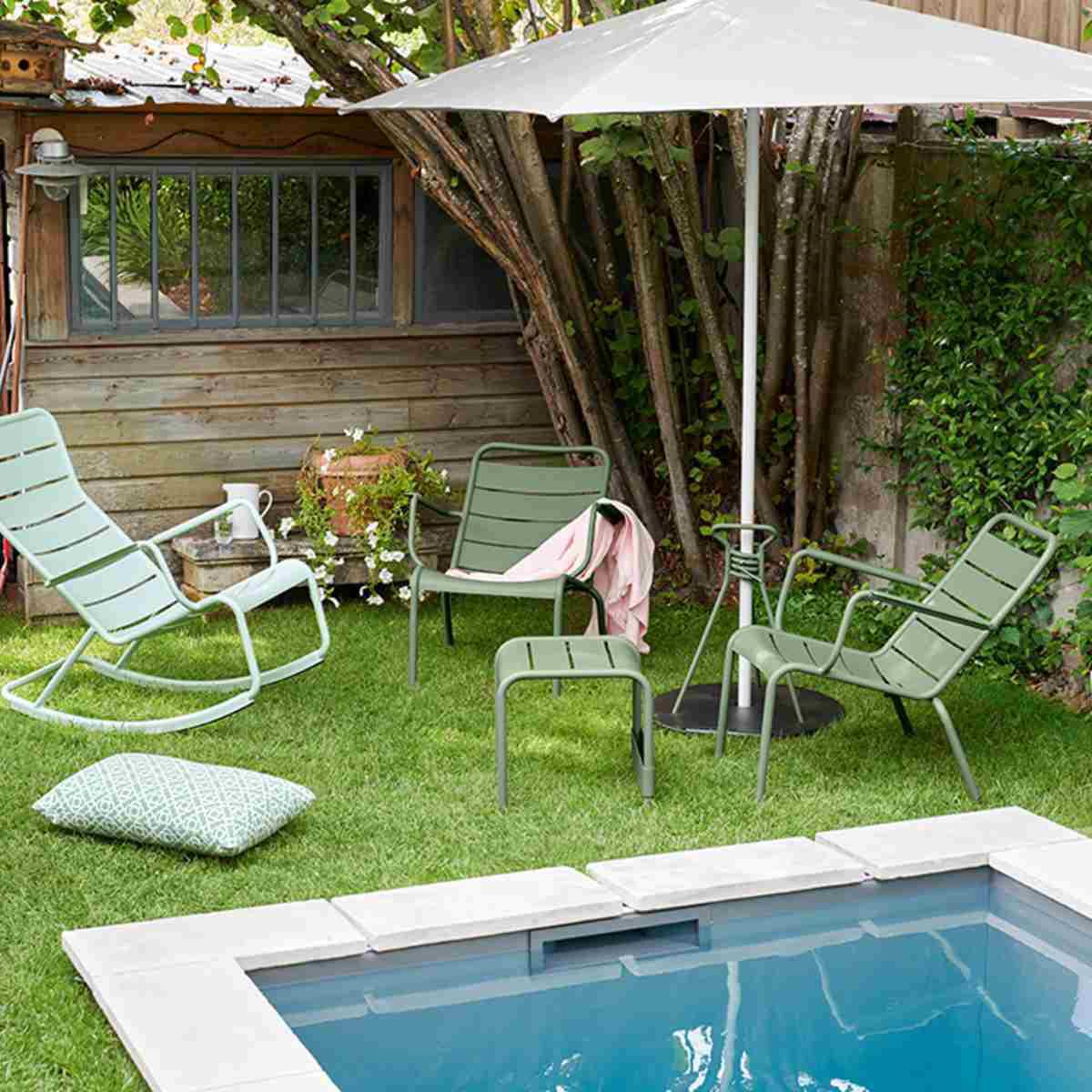 Fauteuil bas LUXEMBOURG Fermob vert opaline