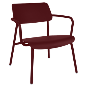 Fauteuil lounge STUDIE Fermob cerise noire
