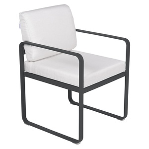 Fauteuil repas BELLEVIE Fermob carbone-blanc grisé