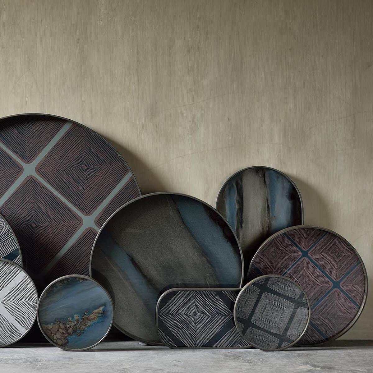 Plateau rond 48cm S LINEAR FLOW Ethnicraft Midnight Linear Squares glass