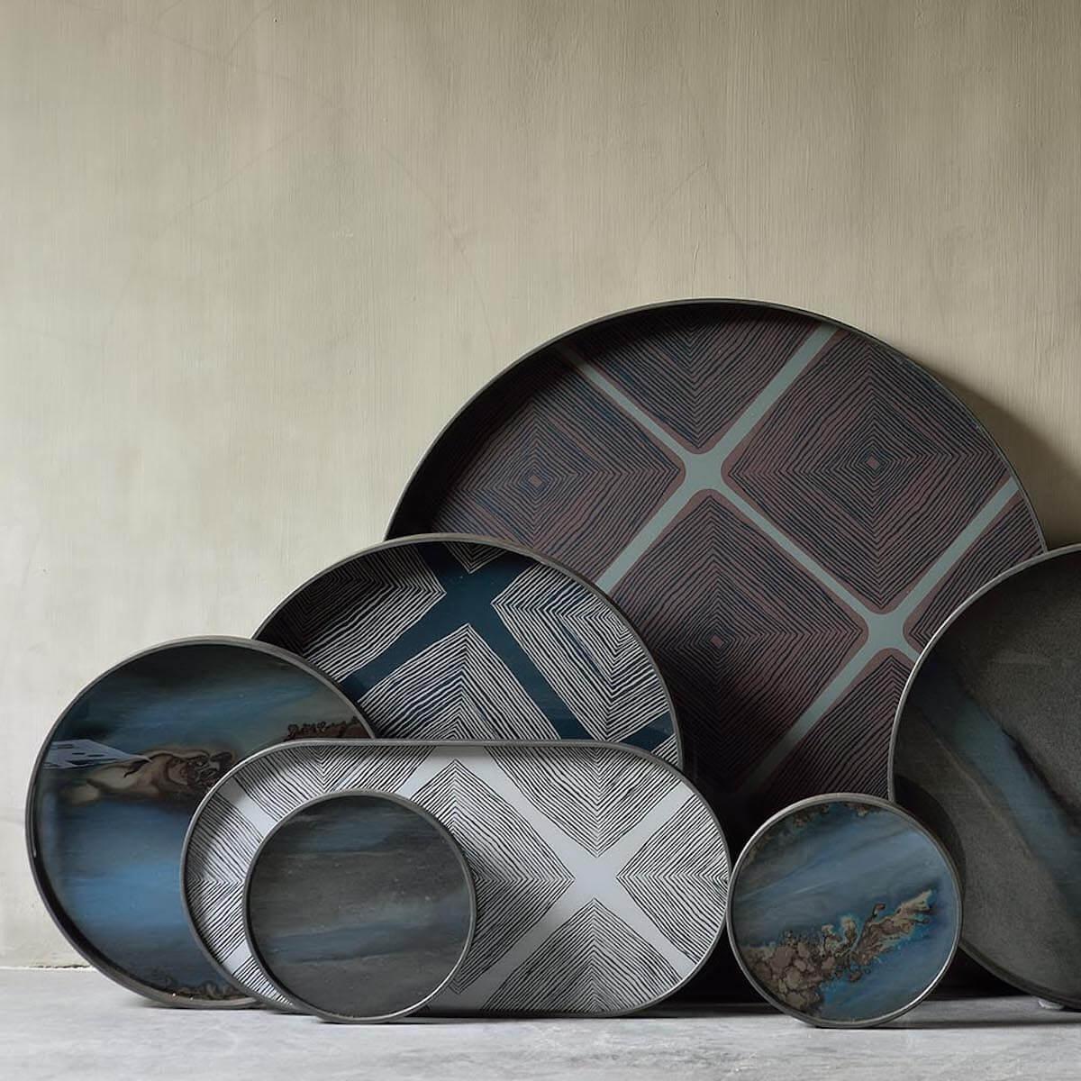 Plateau rond 48cm S LINEAR FLOW Ethnicraft Slate Organic glass