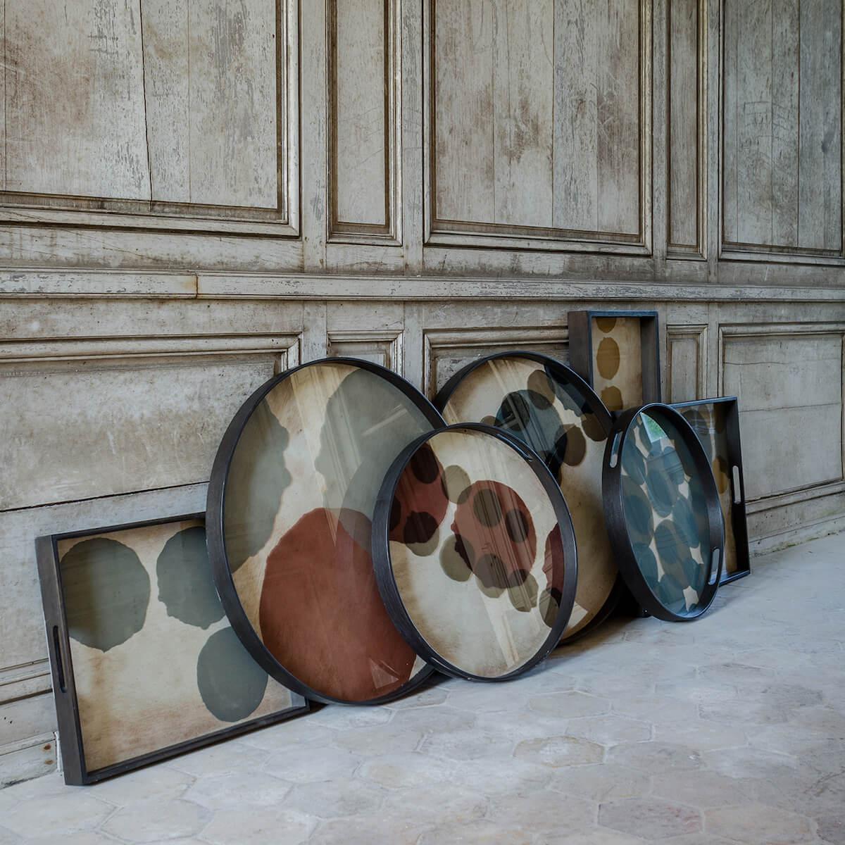 Plateau rond 48cm S TRANSLUCENT SILHOUETTES Ethnicraft Connected Dots glass