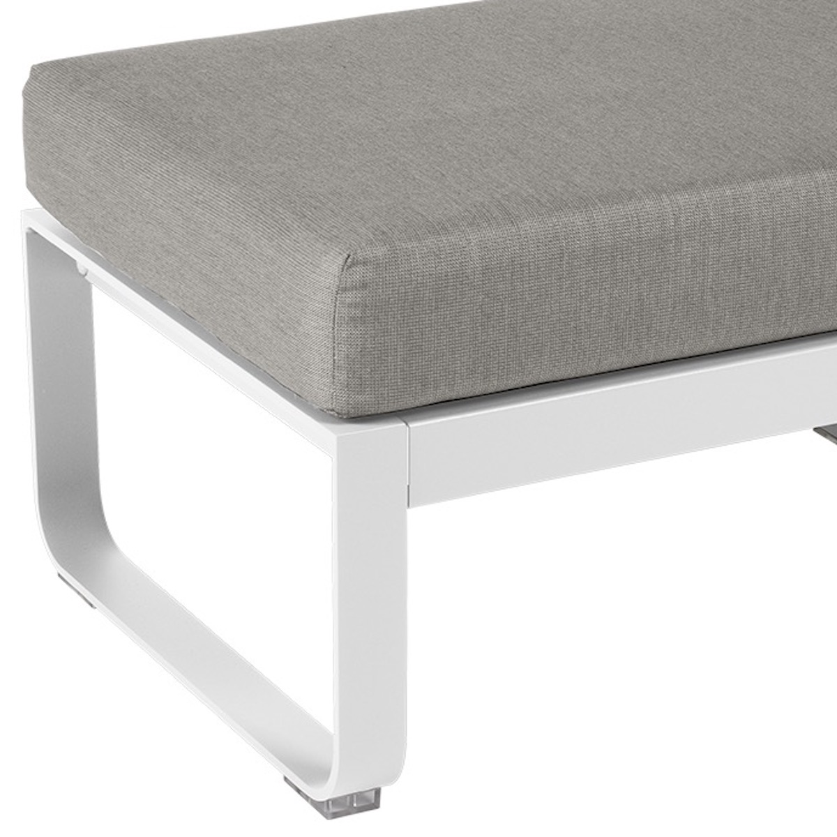 Pouf BELLEVIE Fermob blanc coton-taupe grisé