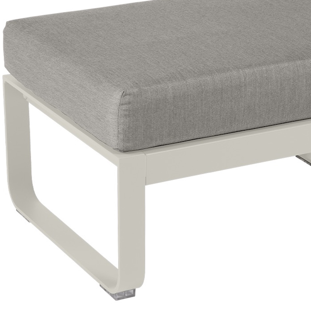 Pouf BELLEVIE Fermob gris argile-taupe grisé