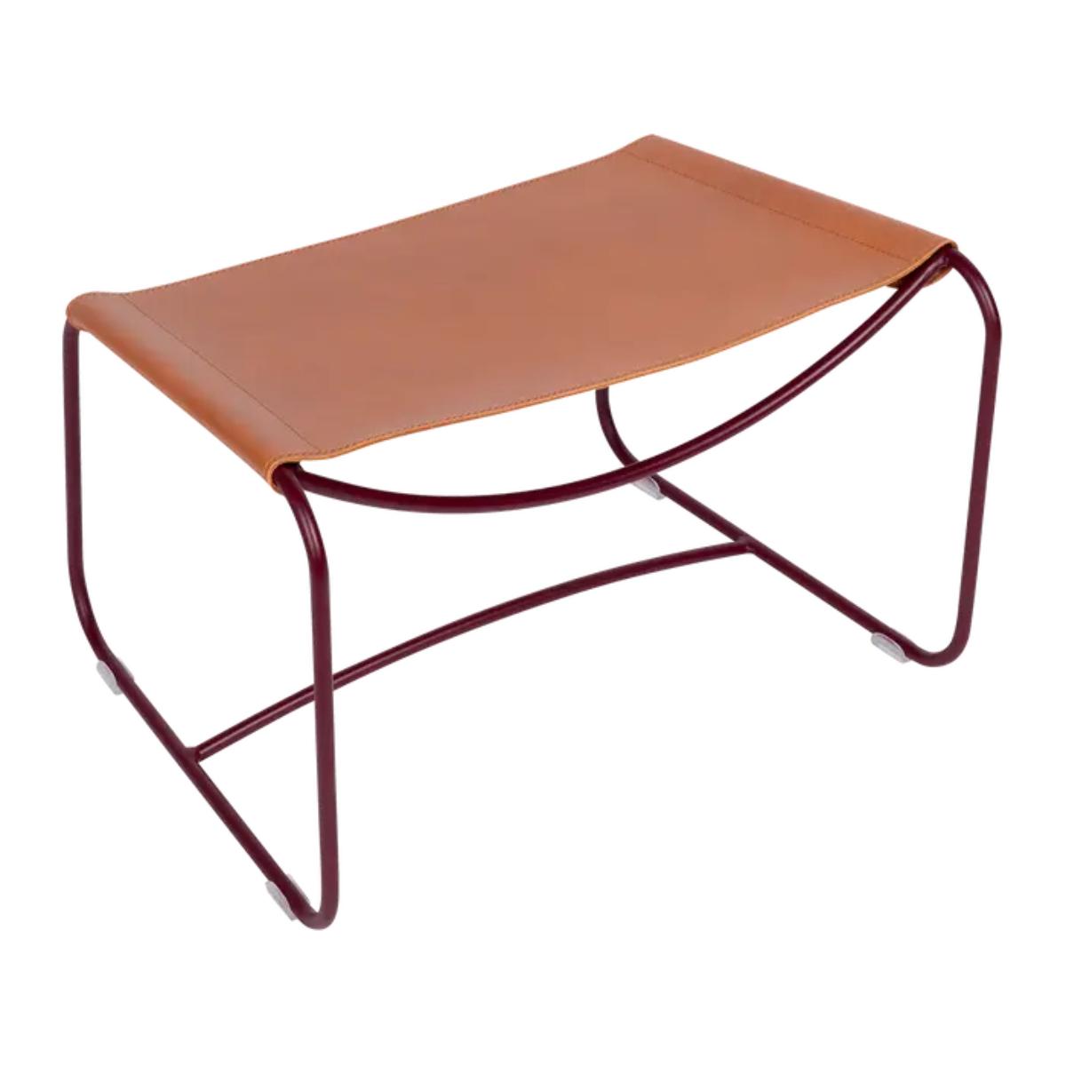 Repose-pied cuir SURPRISING Fermob Indoor cerise noire