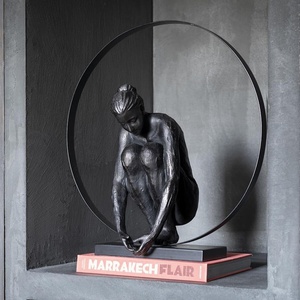 Statue 54cm CIRCLE LADY Coco Maison
