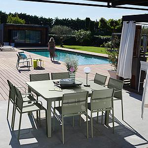 Table 143x143cm CRAFT Fermob vert tilleul