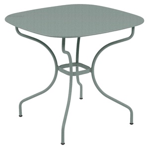 Table 82x82cm OPERA + Fermob gris lapilli