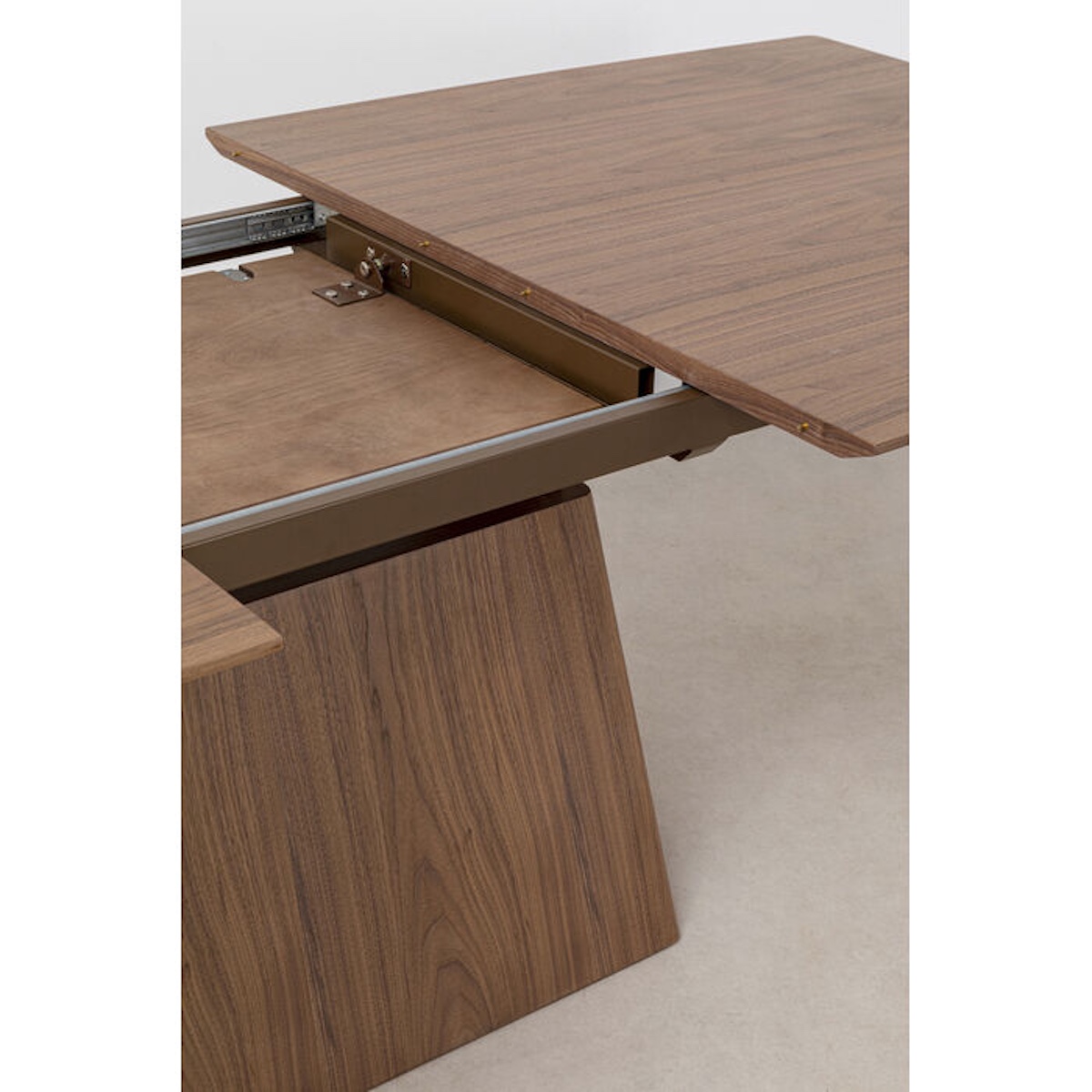 Table à rallonges 110x200cm BENVENUTO Kare Design noyer