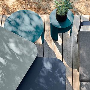 Table d’appoint 35cm BEBOP Fermob bleu abysse