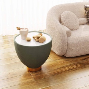 Table d'appoint ENDLESS VEGAS Kare Design vert 47cm