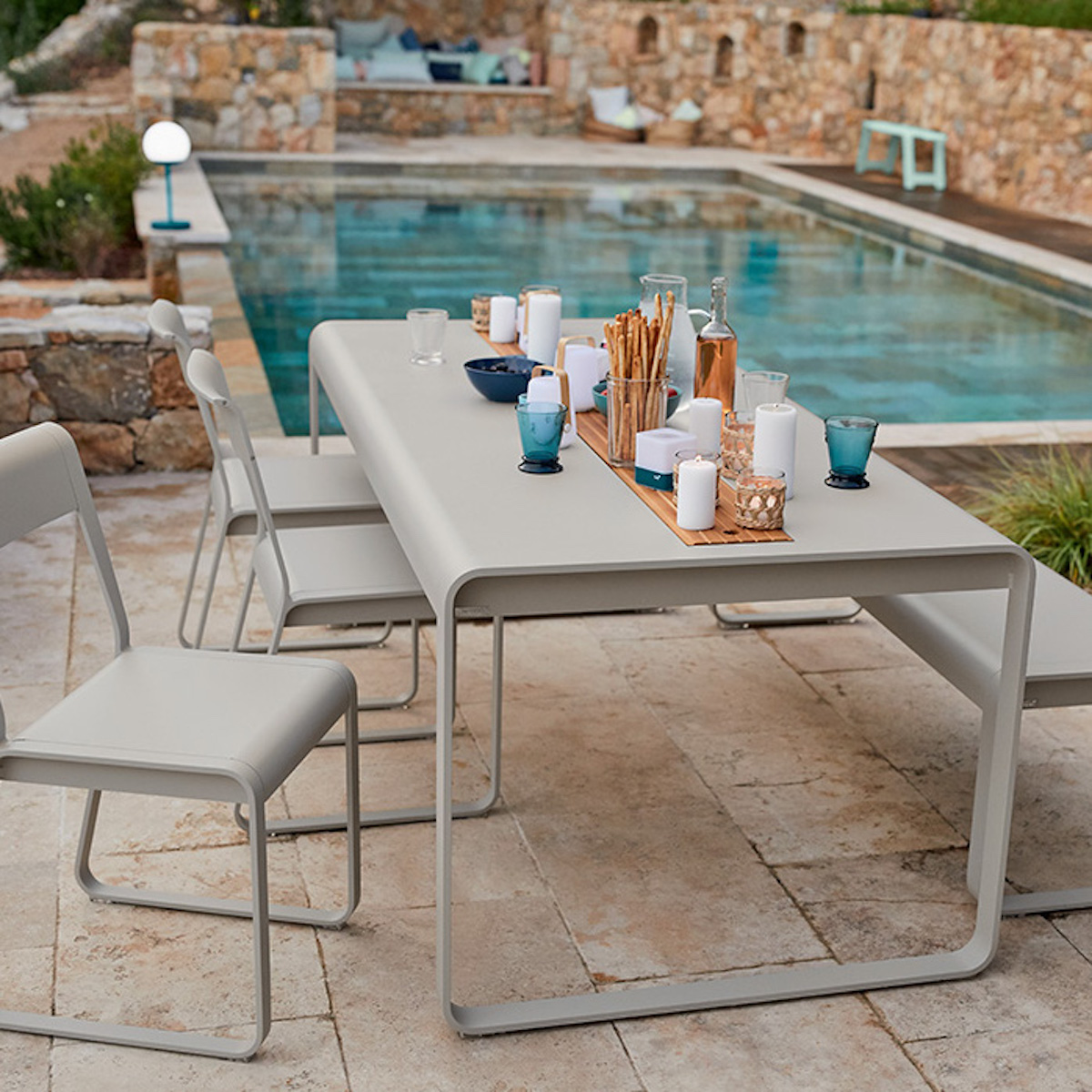Table de jardin avec rangement 196x90cm BELLEVIE Fermob bleu abysse