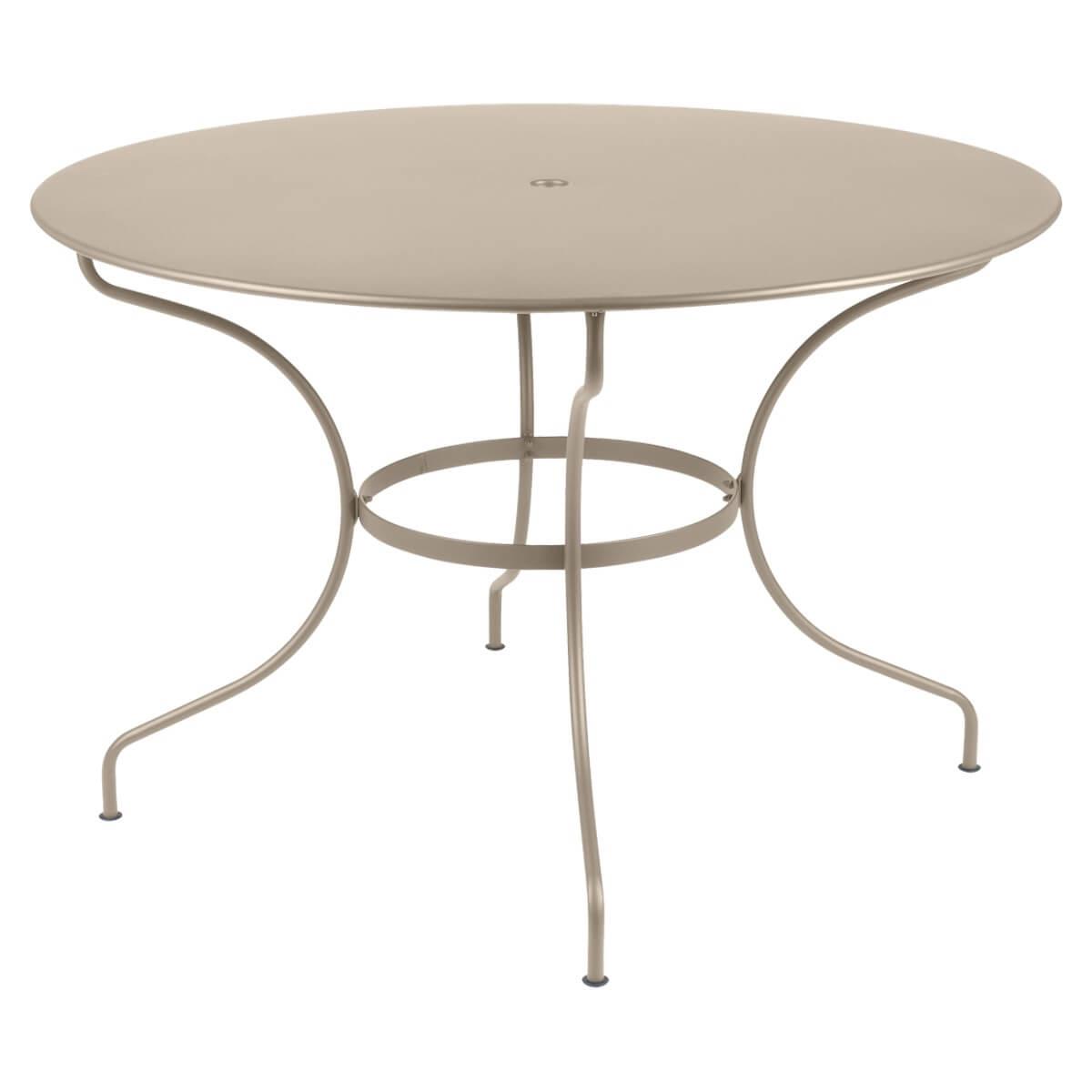 Table ronde 117cm OPERA + Fermob muscade