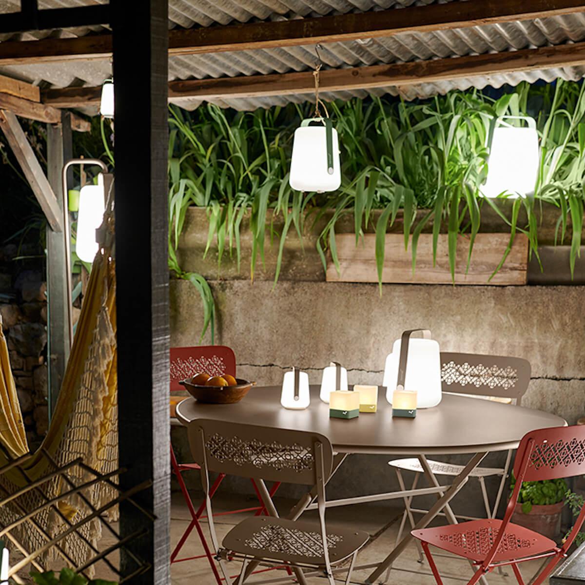 Table ronde 128cm CARACTERE Fermob miel