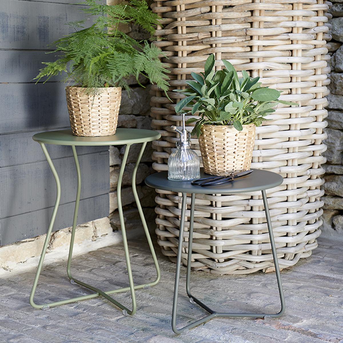 Tabouret-table d’appoint H45 COCOTTE Fermob gris argile